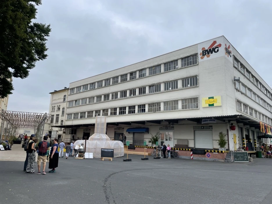 IMG_2402_2.jpg?type=w1