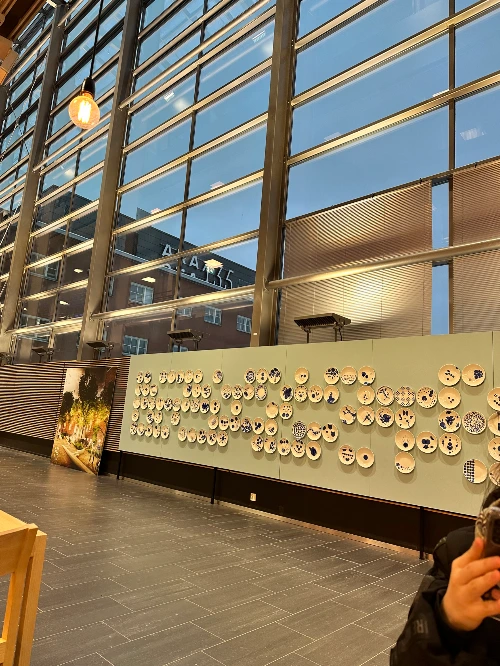 3-%EA%B2%A8%EC%9A%B8-%EC%9D%B4%EB%94%B8%EB%9D%BC-%ED%95%80%EB%9E%80%EB%93%9C%EB%94%94%EC%9E%90%EC%9D%B8-%EC%95%84%EC%9D%B4%EC%99%80%ED%95%A8%EA%BB%98-%EB%AF%B8%EC%88%A0-%ED%97%AC%EC%8B%B1%ED%82%A4.jpg?type=w3840