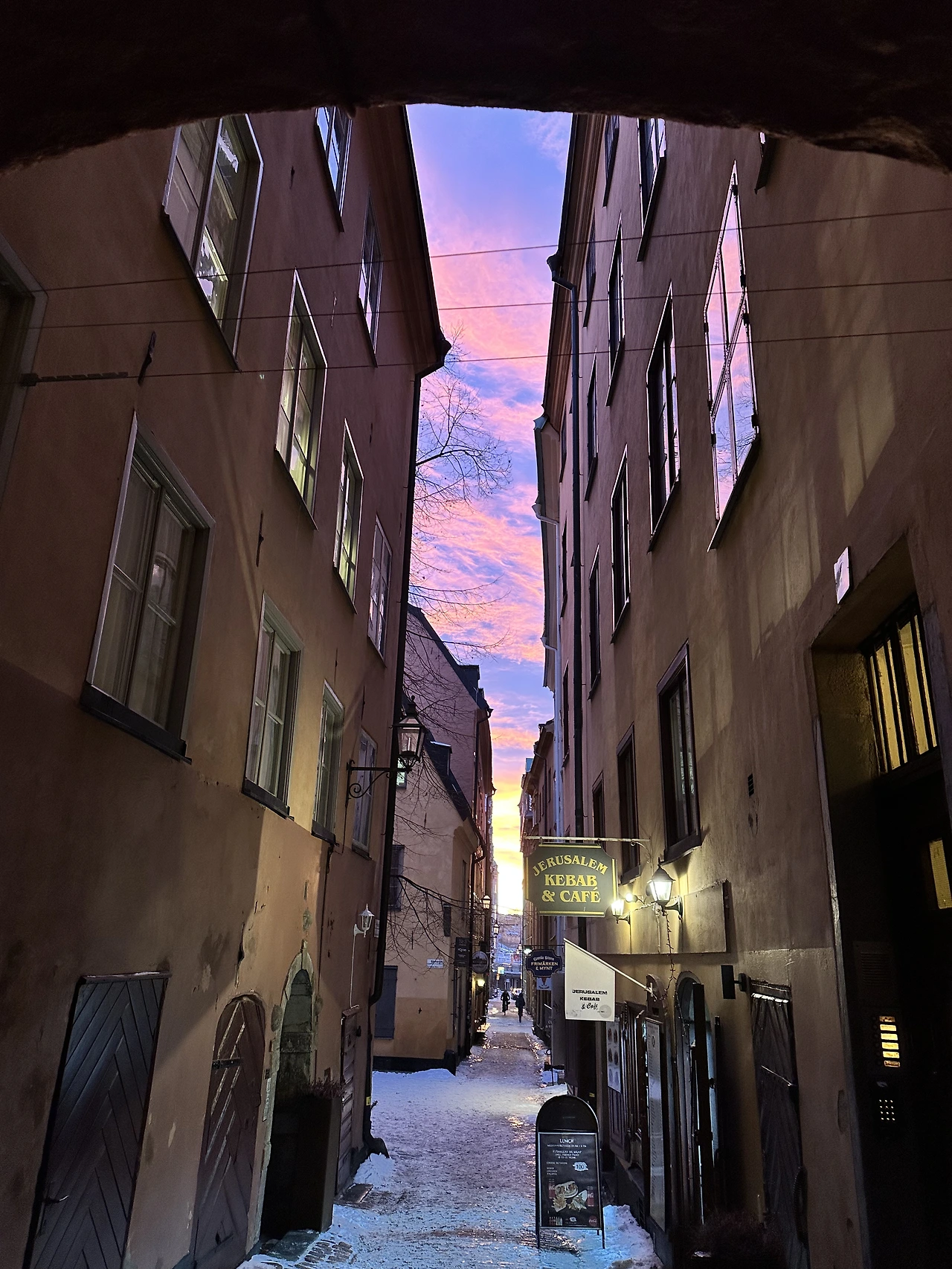 %EC%8A%A4%ED%86%A1%ED%99%80%EB%A6%84-%EC%99%95%EA%B6%81-%EC%A0%84%EA%B2%BD-%EC%95%84%EC%9D%B4%EC%99%80-%ED%95%A8%EA%BB%98%ED%95%98%EB%8A%94-%EA%B0%80%EC%A1%B1-%EC%97%AC%ED%96%89-0110.jpg?type=w3840