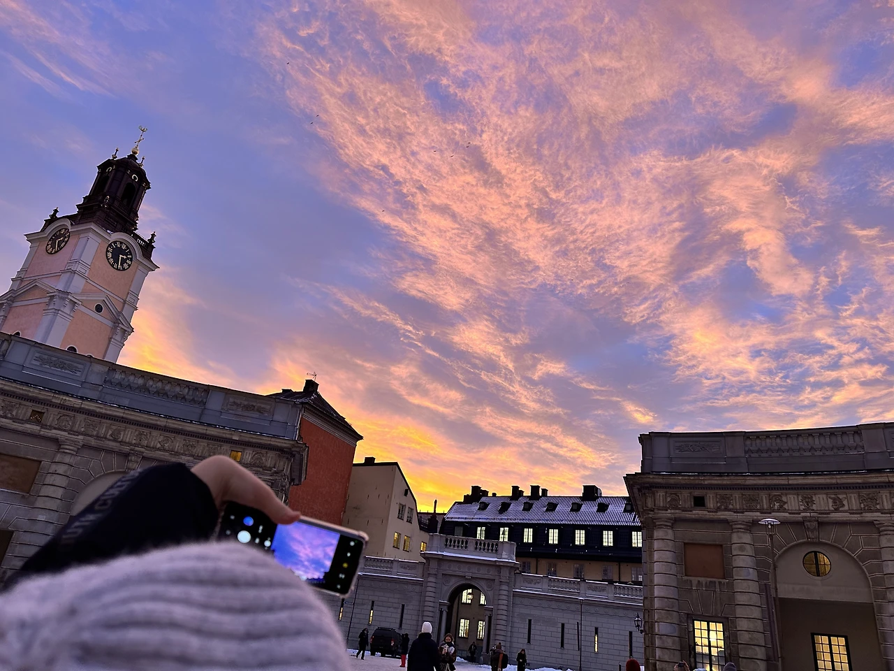 %EC%8A%A4%EC%9B%A8%EB%8D%B4-%EC%99%95%EA%B6%81-%EC%95%84%EC%9D%B4%EC%99%80-%EC%A6%90%EA%B1%B0%EC%9A%B4-%EC%97%AC%ED%96%89-%ED%95%98%EB%8A%98-0110.jpg?type=w3840