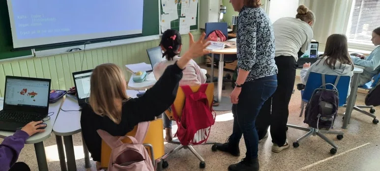 %ED%95%80%EB%9E%80%EB%93%9C%EA%B5%90%EC%9C%A1-%EC%95%84%EC%9D%B4%EC%99%80%EC%97%AC%ED%96%89-%EC%8A%A4%EC%9B%A8%EB%8D%B4%ED%95%99%EA%B5%90.JPG?type=w773