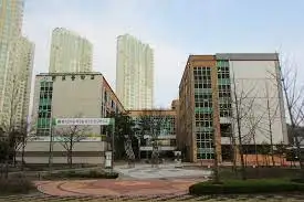 images?q=tbn:ANd9GcRnHLjk4FWXdjdmfiV49XvNjFguNjf-6QXJCFk6o5e9cSDnJZN7tmpBO9CK4qphONa_-40&usqp=CAU