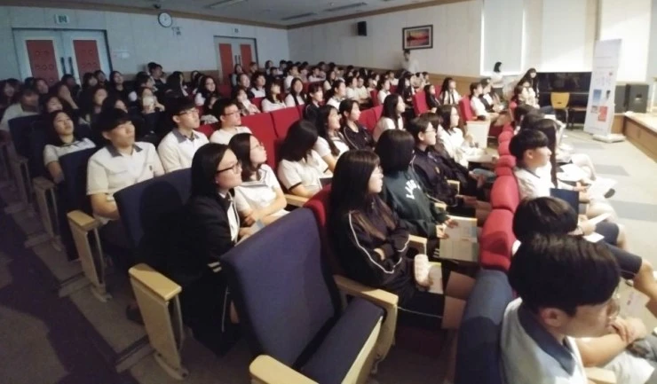 KakaoTalk_Moim_52v07RoPR8XSyyvyKMIqM2Zl7iY0ud.jpg?type=w2