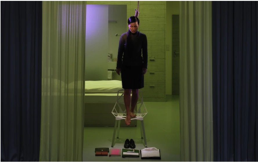 김인숙 자살하는 여성.PNG