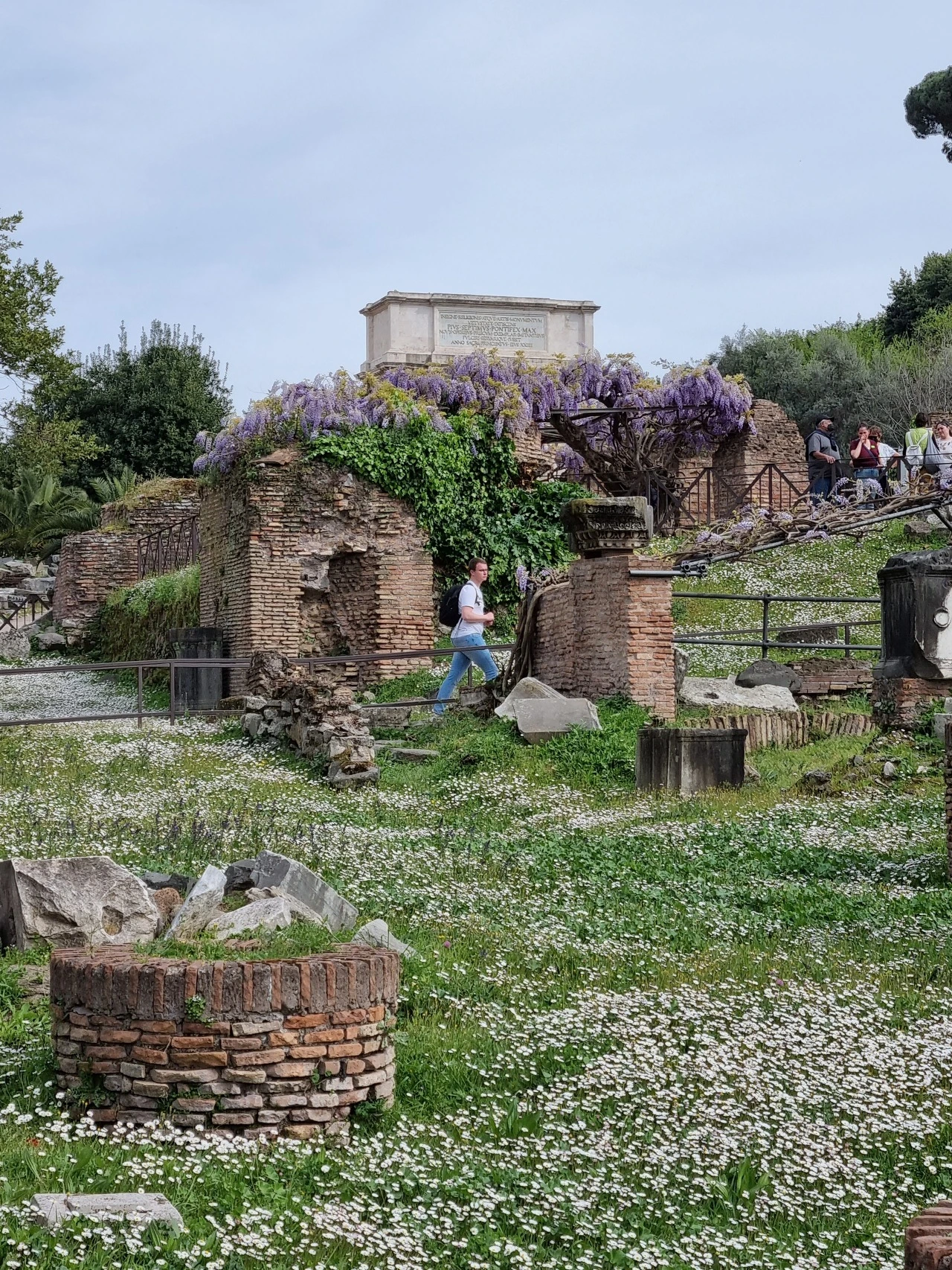 다운로드 (26).jpeg