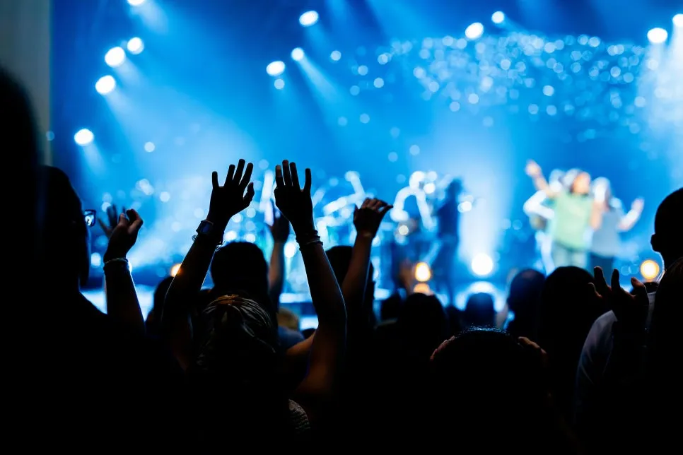 pexels-caleboquendo-18100820.jpg?type=w966