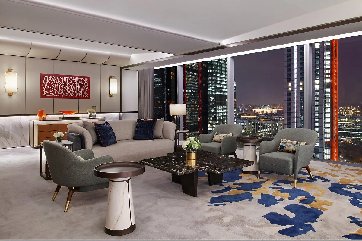 Fairmont_Penthouse_living_room_night_re_low-2mb.jpg?type=w1200