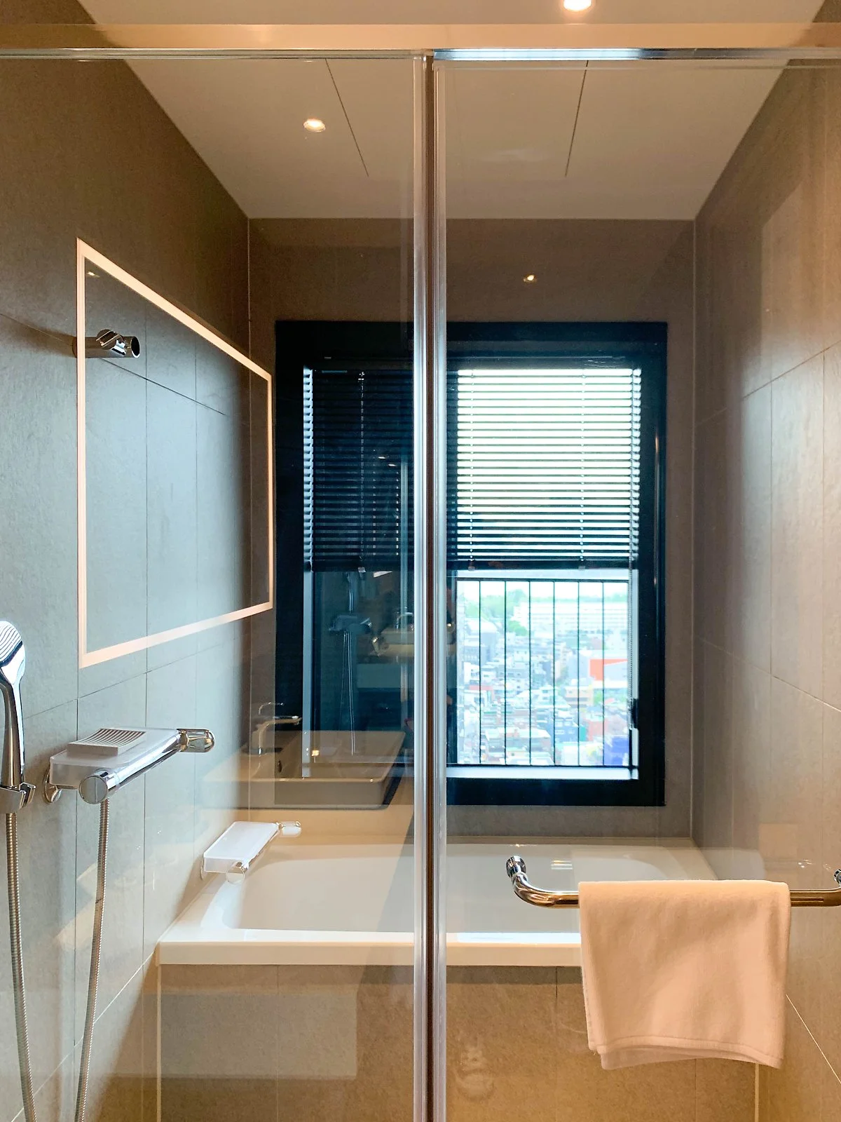 distortion-1-12.jpg?type=w1200