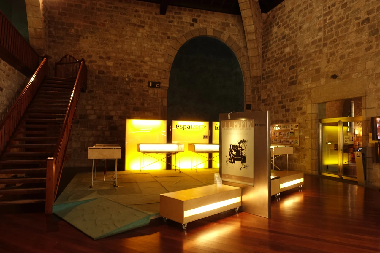 라발 도서관 (56).JPG