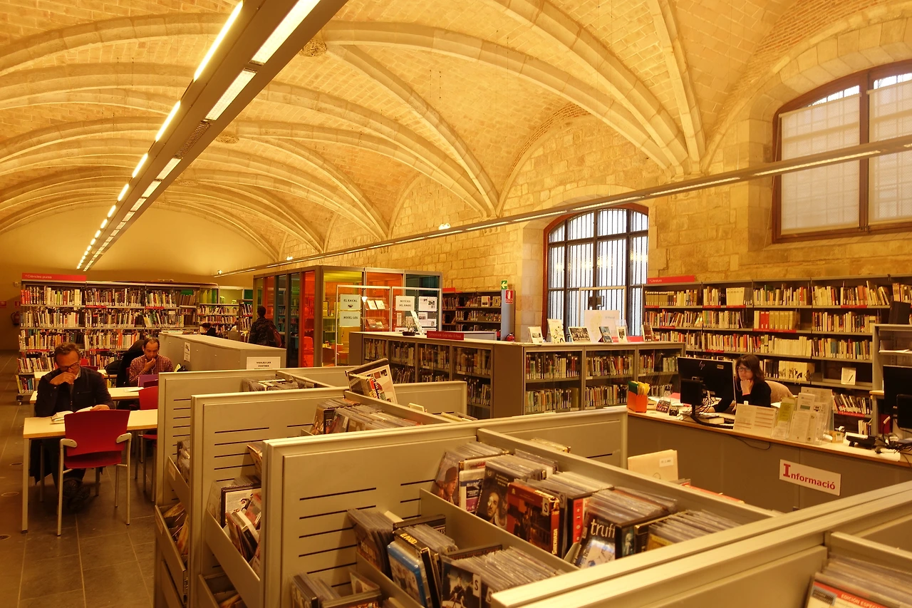 라발 도서관 (47).JPG