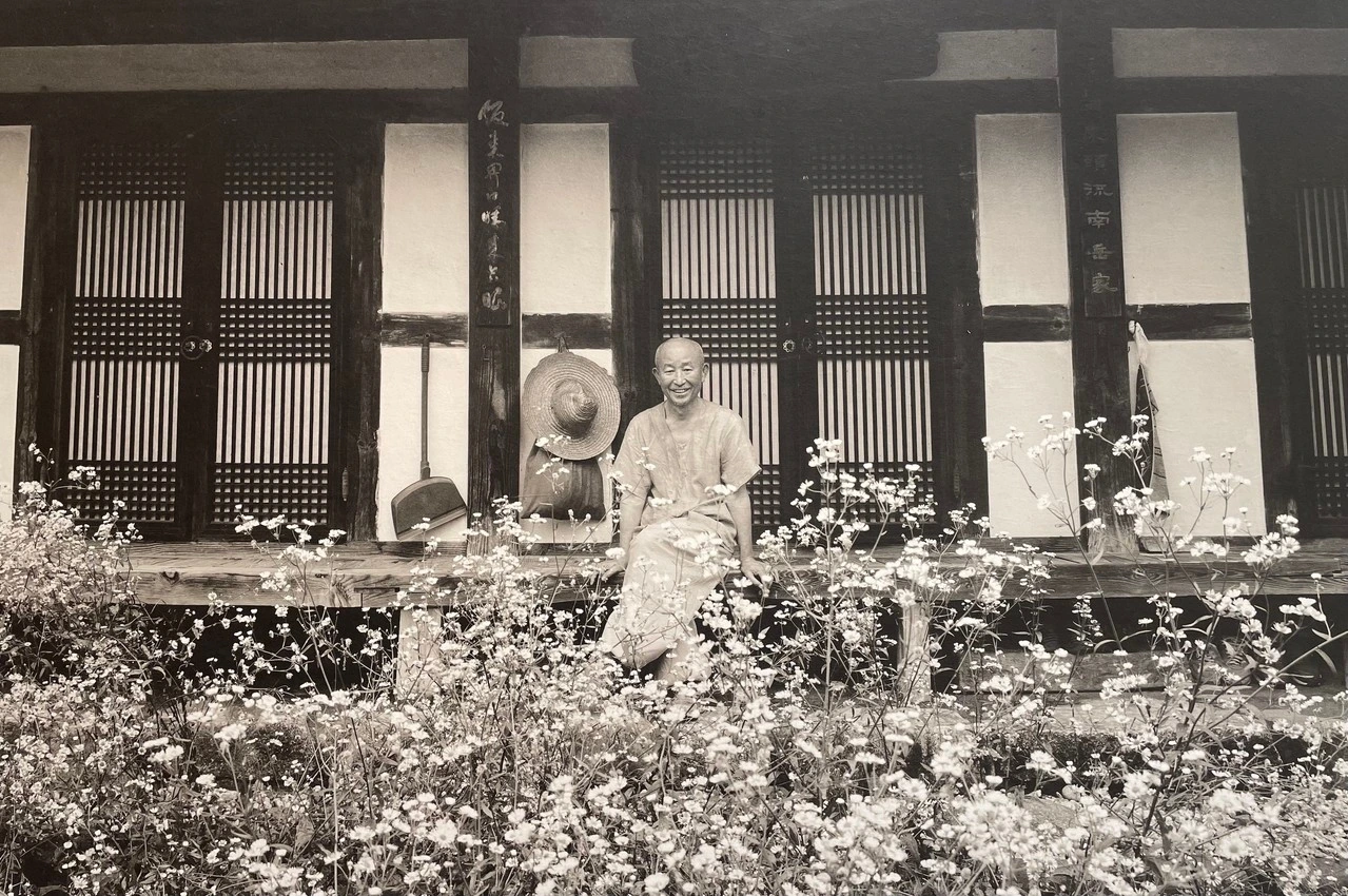 툇마루에 도법스님.jpeg