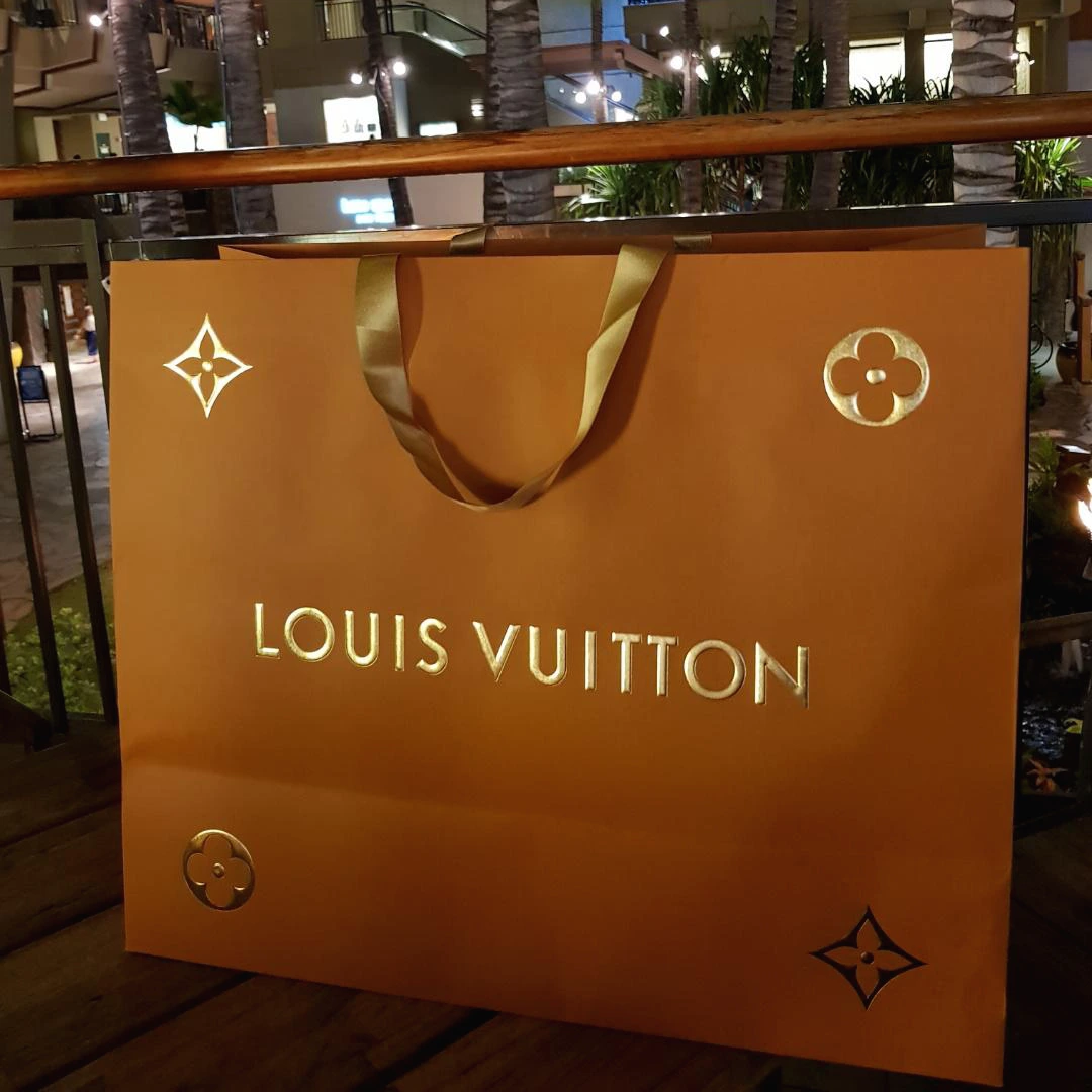 루이비통 쇼핑백.jpeg