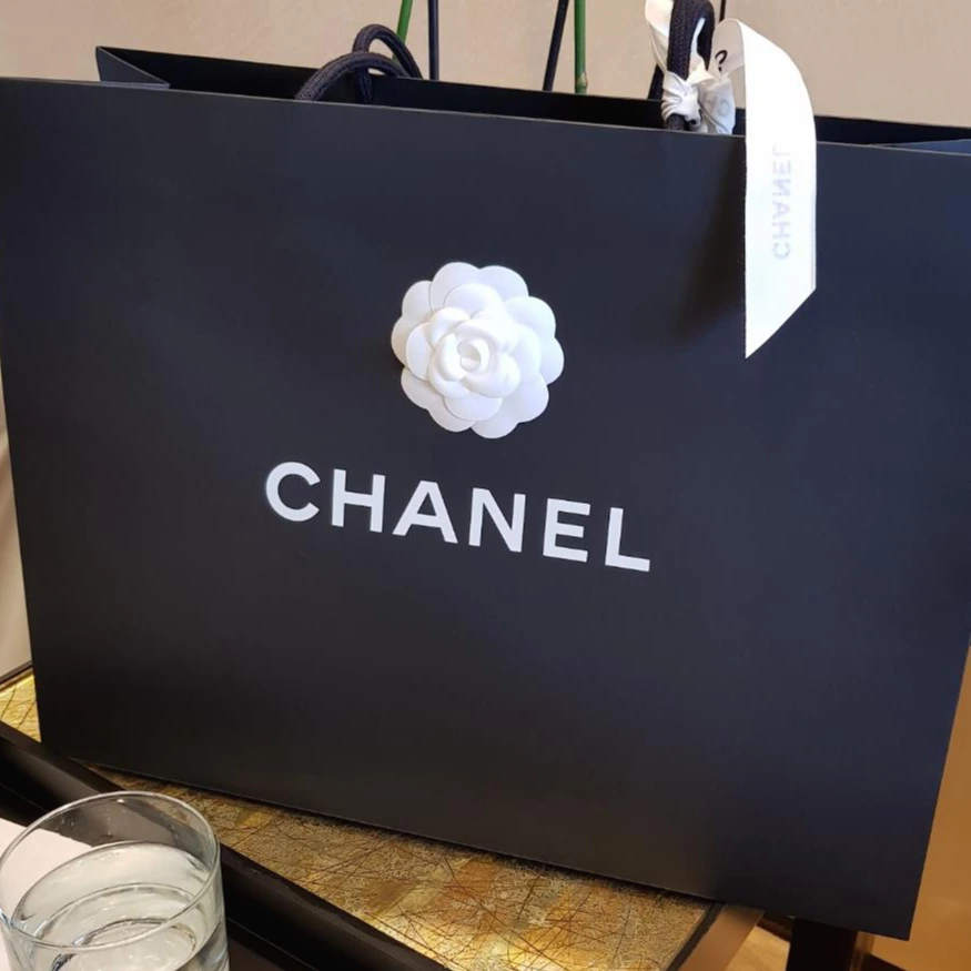 샤넬 쇼핑백.jpeg