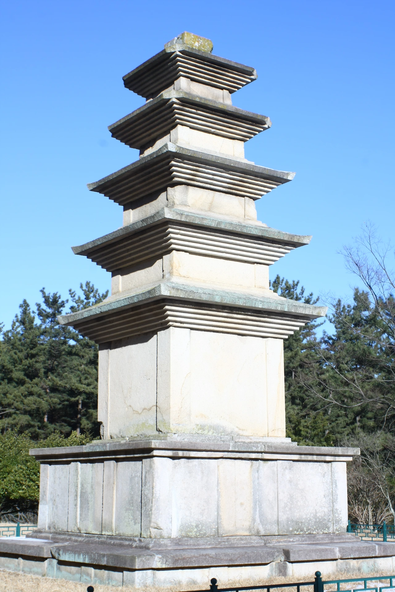 경주_나원리_오층석탑_03.jfif