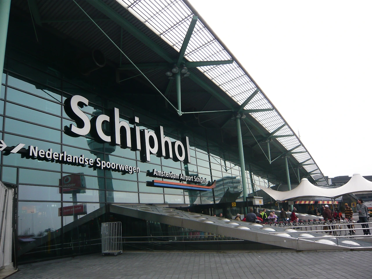 Schiphol_Airport_02.jfif