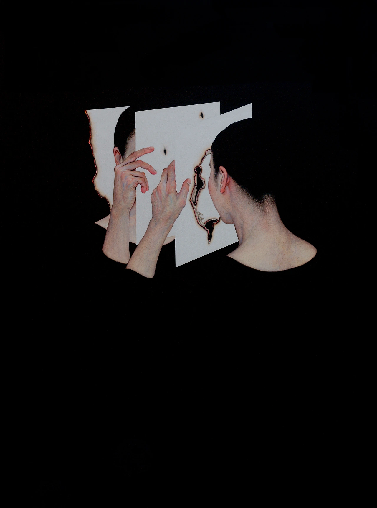 이진주, 〈볼 수 있는 21〉, 2024, 이정배블랙 수제물감, 광목에 색, 108.7×81cm, 국립현대미술관 소장.JPG