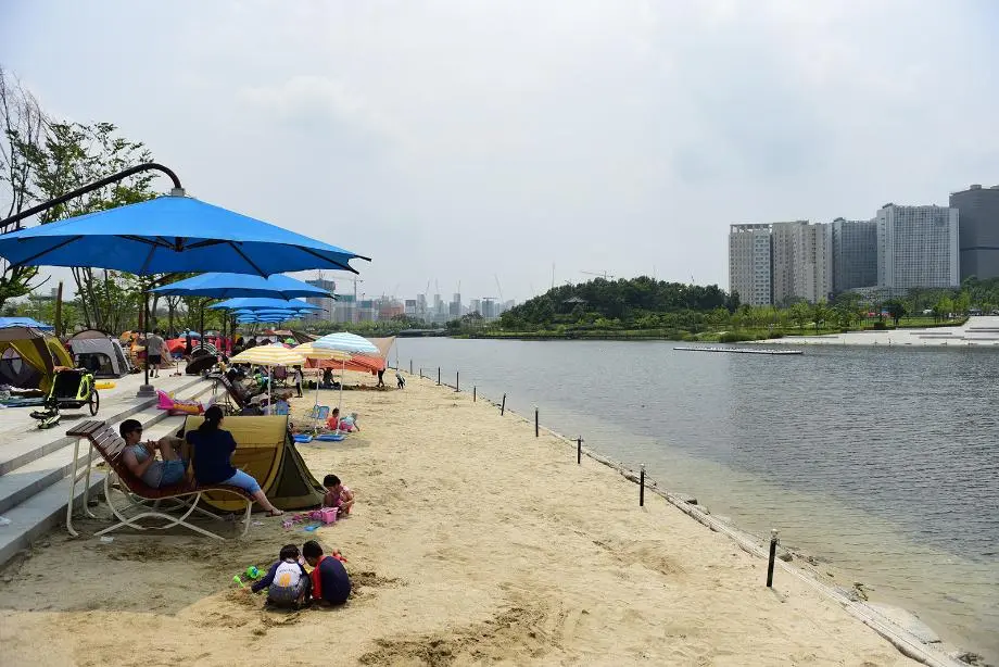 호수공원 모래놀이.jfif