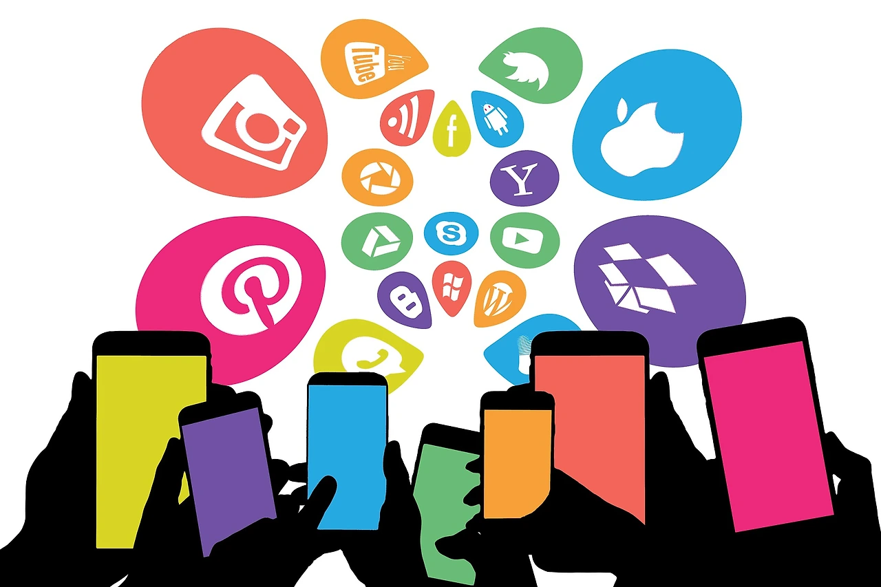 social-media-6932050_1920.jpeg