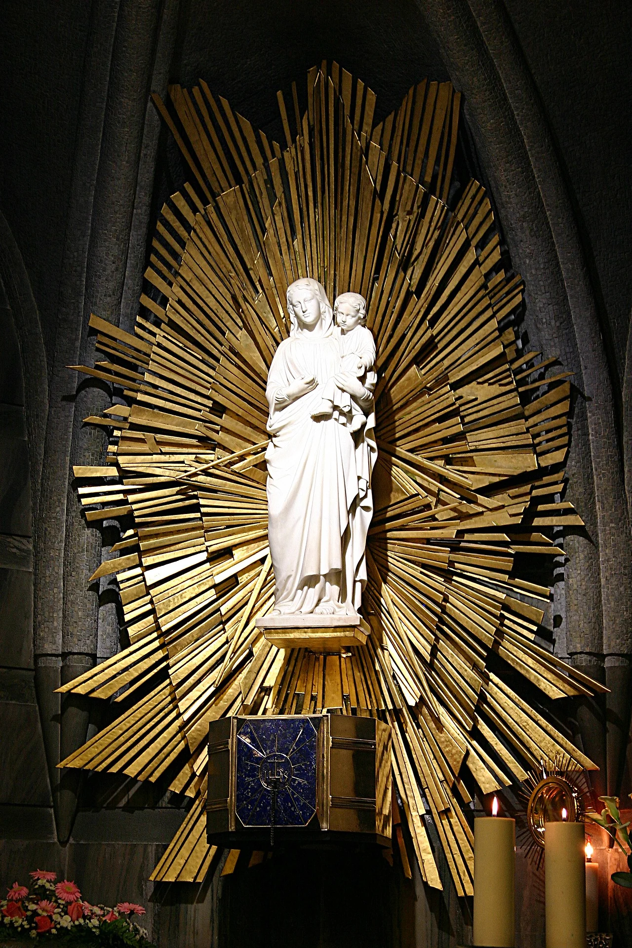 1440px-Our_Lady_of_Lourdes_-_Crypt_-_Sanctuary_of_Our_Lady_of_Lourdes_-_Lourdes_2014.jfif