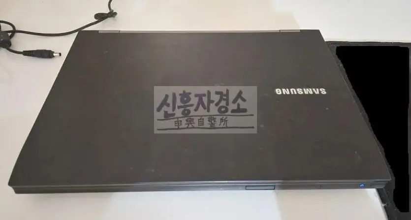 2노트북 외관 로고포함.JPG