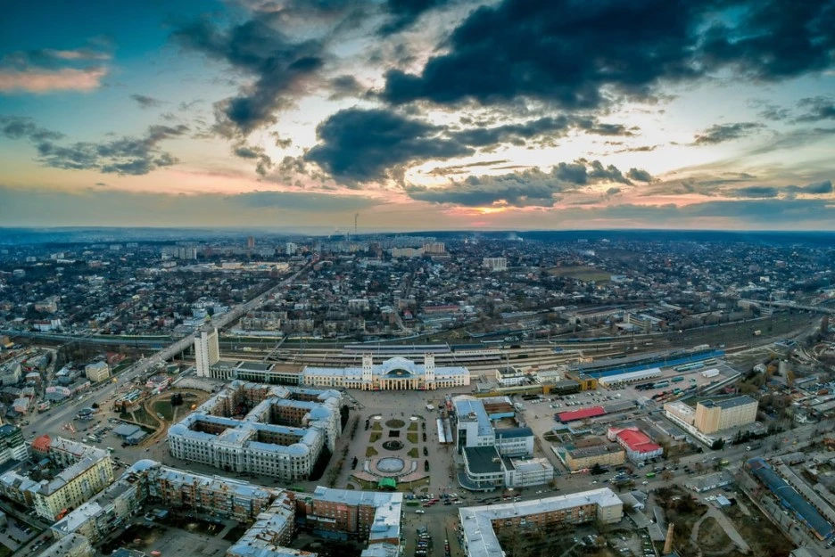 photo-1553768869-9d6d200a0797.jpg?type=w1