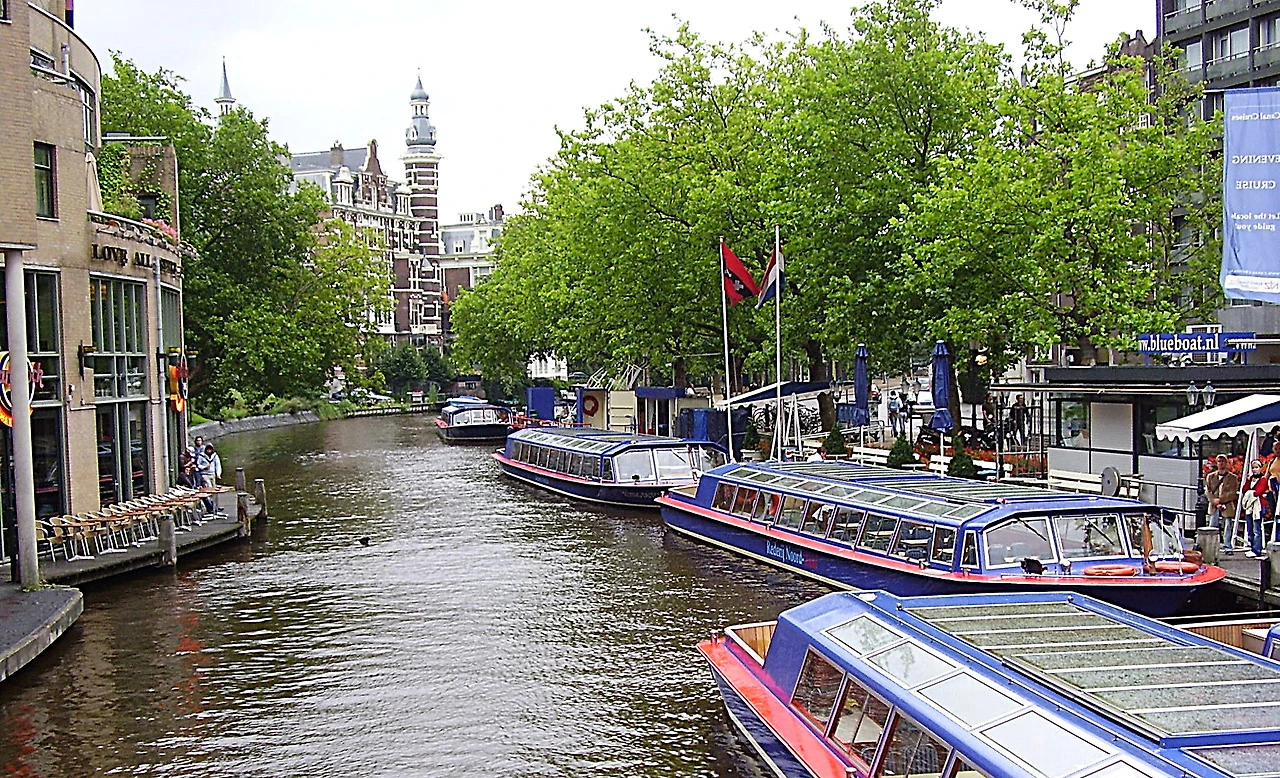 P7260425 2(운하와 배).JPG