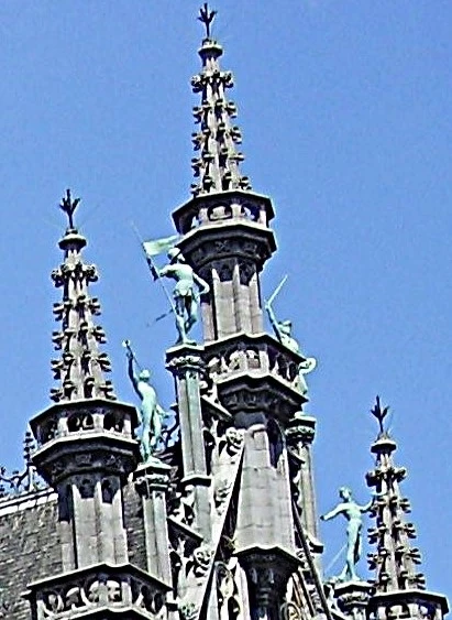 P7240293 2(왕의집 지붕조각상2).JPG