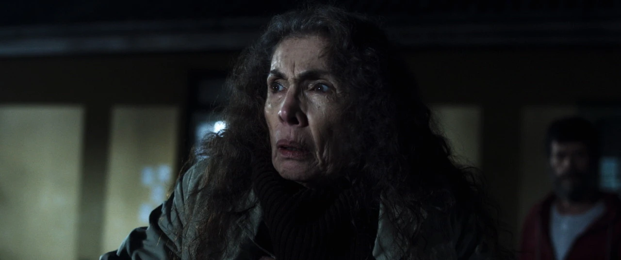 악이 도사리고 있을 때 스틸 5.jpeg