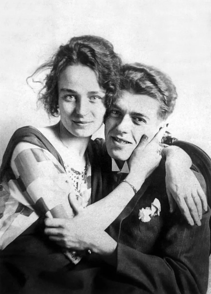 Photographer_Belgian_-_The_Painter_Rene_Magritte_and_his_wife_Georgette_Berger_c1922_(bw_photo)_-_(MeisterDrucke-1055085).jpeg