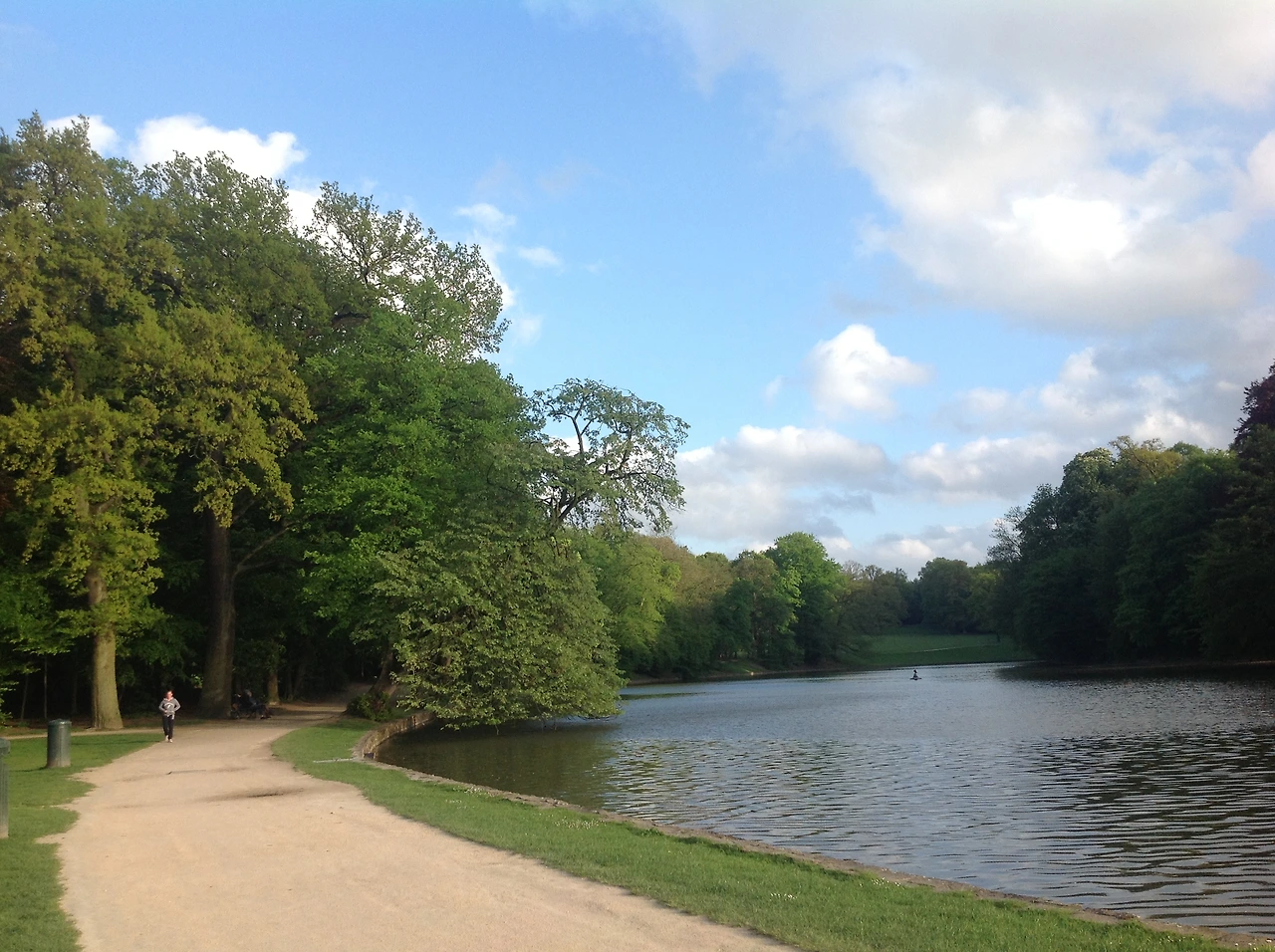 껑브흐 공원 산책길.JPG