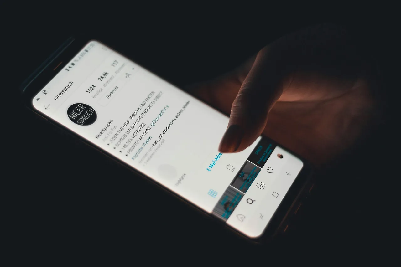 photo-1532097579919-e3c76a7f8626?fm=jpg&q=60&w=3000&ixlib=rb-4.0.3&ixid=M3wxMjA3fDB8MHxzZWFyY2h8OHx8JUVDJTlEJUI4JUVDJThBJUE0JUVEJTgzJTgwfGVufDB8fDB8fHww