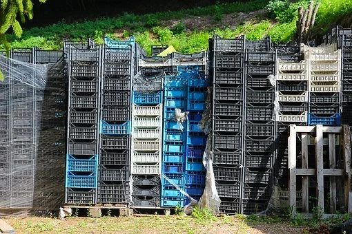 crates-2815435__340.jpg?type=w773