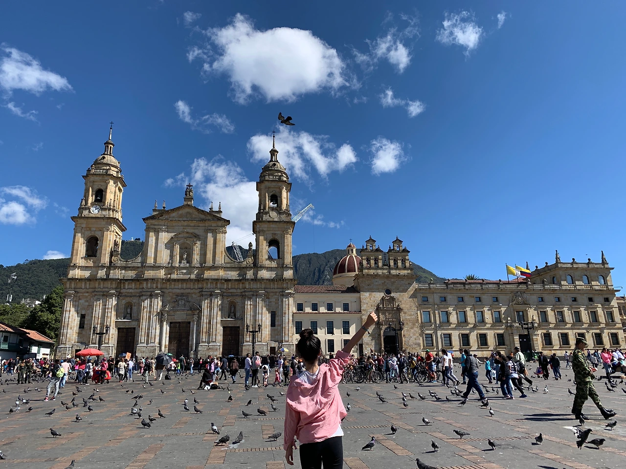 14_콜롬비아 볼리바르 광장.jpeg