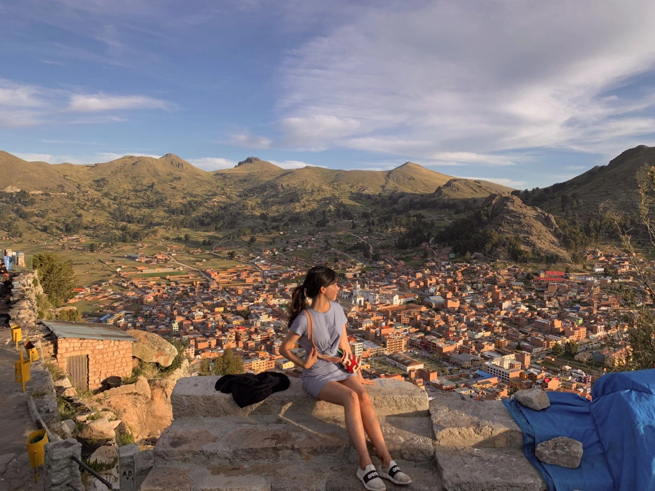 16_볼리비아 코파카바나_힘들게 올라간 돌산 위에서 .jpeg