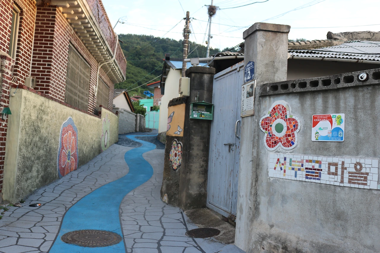 [사진 1.] 시원한 물줄기 따라 찬새내골 마을 이야기가 시작된다..JPG