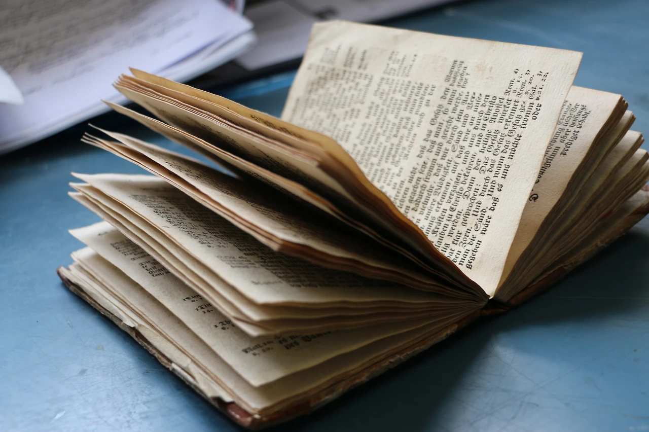 book_cover_vintage_library-1292723.jpg!d