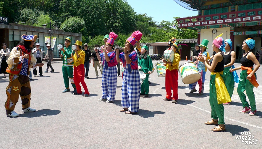 %ED%99%8D%EC%9D%80-%EC%98%88%EC%88%A0%EB%A1%9C-%EB%86%80%EC%9E%A5-01.jpg?type=w966