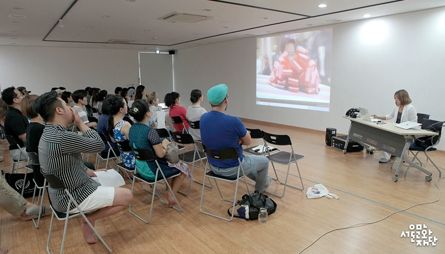 170823-%EC%98%A4%EC%9E%AC%ED%98%95-%EC%84%9C%EC%9A%B8%EB%AC%B4%EC%9A%A9%EC%84%BC%ED%84%B0---%EB%8C%84%EC%8A%A4%ED%95%84%EB%A6%84%28Dance-Film%29-%ED%94%84%EB%A1%9C%EC%A0%9D%ED%8A%B8-02.jpg?type=w966