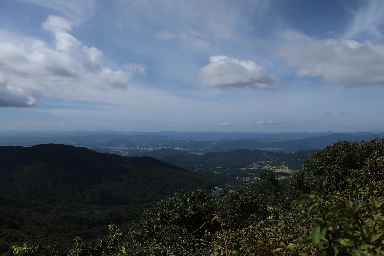 정령치에서 바라본 풍경.JPG