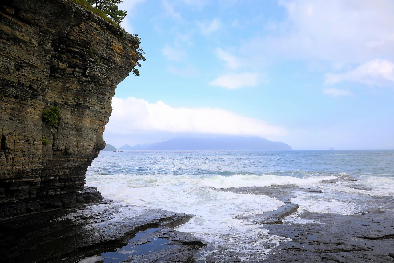 상족암에서 바라본 바다.JPG