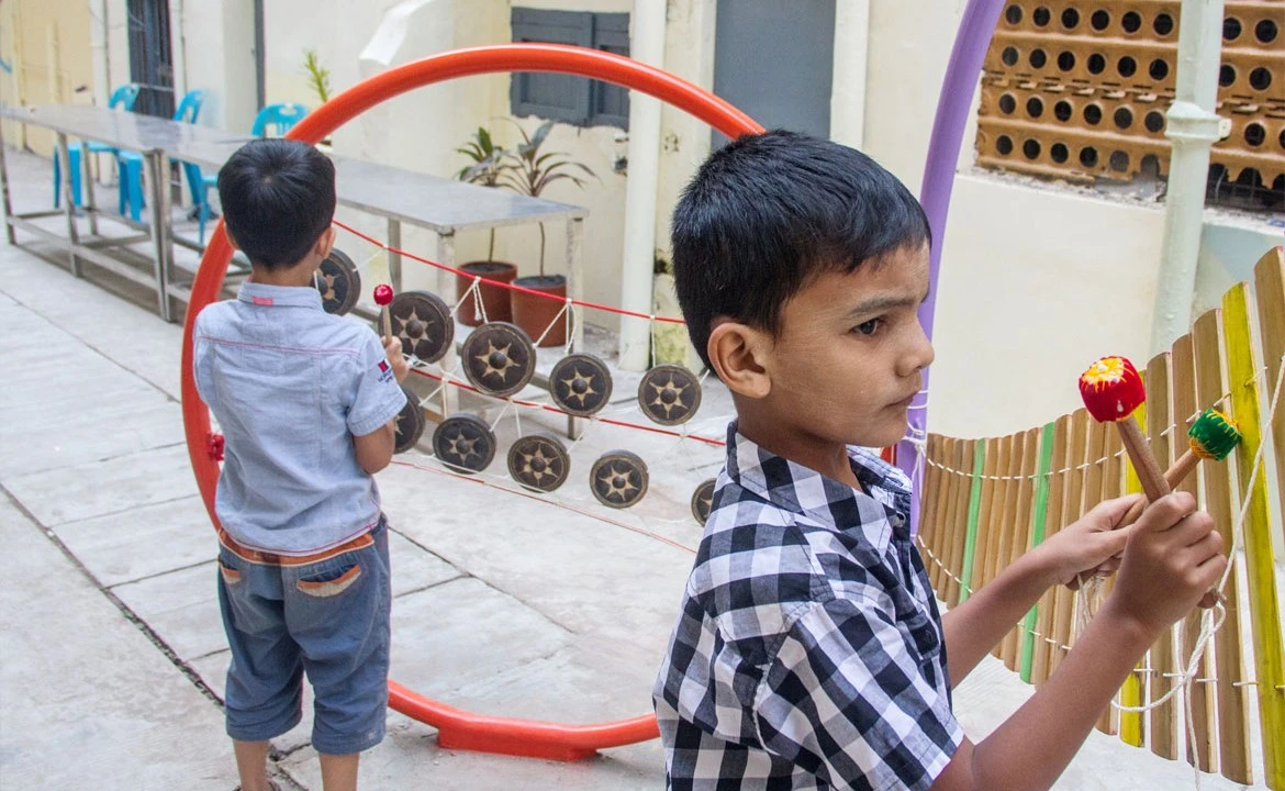 crafts-3.jpg?itok=HyKcdewq