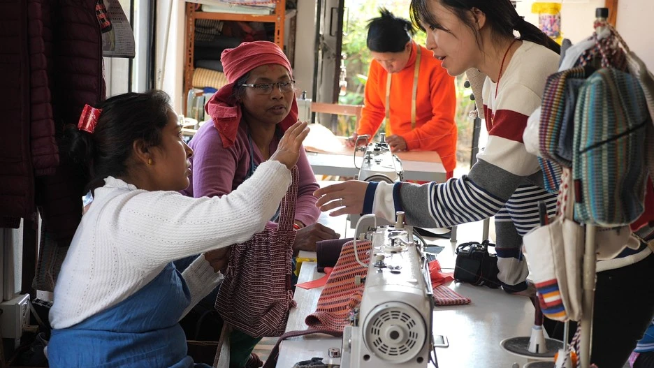 %ED%9E%88%EB%A7%90%EB%9D%BC%EC%96%80%ED%84%B0%EC%B9%98_WSDO%EC%82%AC%EC%97%85%EC%9E%A5%EC%97%90%EC%84%9C_%EC%9E%91%EC%97%85%EC%9E%90%EC%99%80_%EB%8C%80%ED%99%94%ED%95%98%EB%8A%94_%EA%B9%80%EB%82%98%ED%9D%AC%EB%8C%80%ED%91%9C.jpg?type=w1