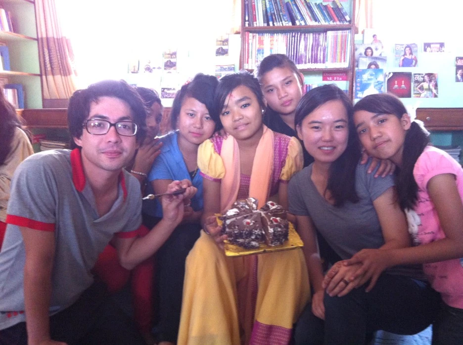 %ED%9E%88%EB%A7%90%EB%9D%BC%EC%96%80%ED%84%B0%EC%B9%98_%EA%B9%80%EB%82%98%ED%9D%AC%EB%8C%80%ED%91%9C_2013%EB%85%84_%EC%A3%A0%EB%A5%B4%ED%8C%8C%ED%8B%B0%EC%A7%80%EC%97%AD_%EA%B3%B5%EB%B6%80%EB%B0%A9%EC%97%90%EC%84%9C.jpg?type=w1