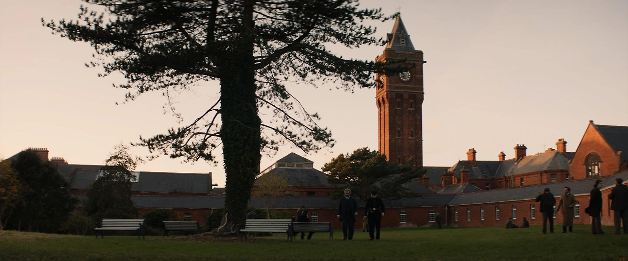 프로페서 앤 매드맨 11.jfif