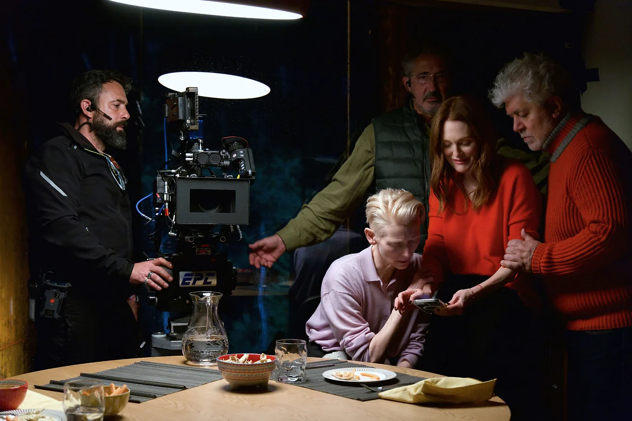 룸 넥스트 도어 09.jfif