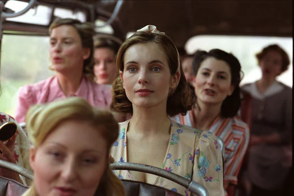 영화 쌍둥이 자매 03.jfif