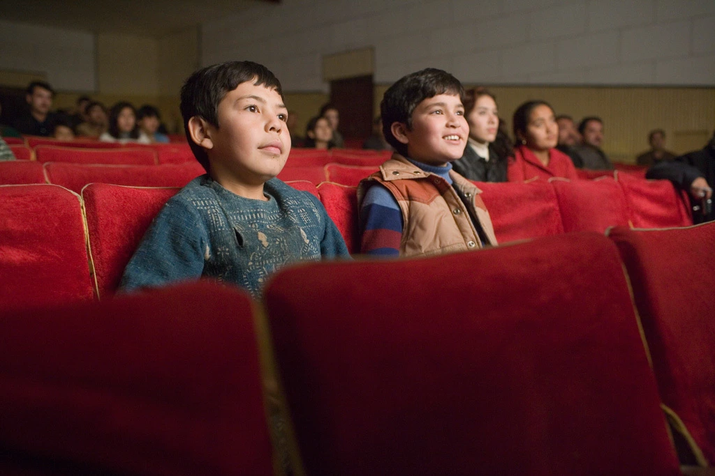 연을 쫓는 아이 08.jfif