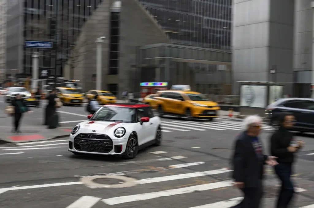 P90595246_highRes_the-mini-john-cooper-1024x680.webp
