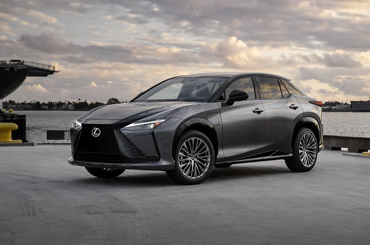 2023_Lexus_RZ_450e_Luxury_CloudburstBlack_002-1-scaled.jpg?type=w1200
