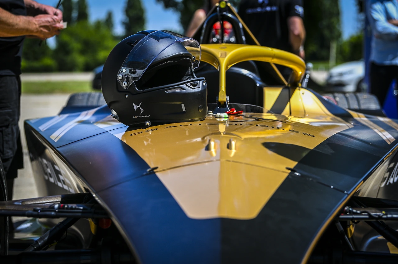 ds_automobiles_formula_e_gen3_03_as-63035ac500952.jpeg